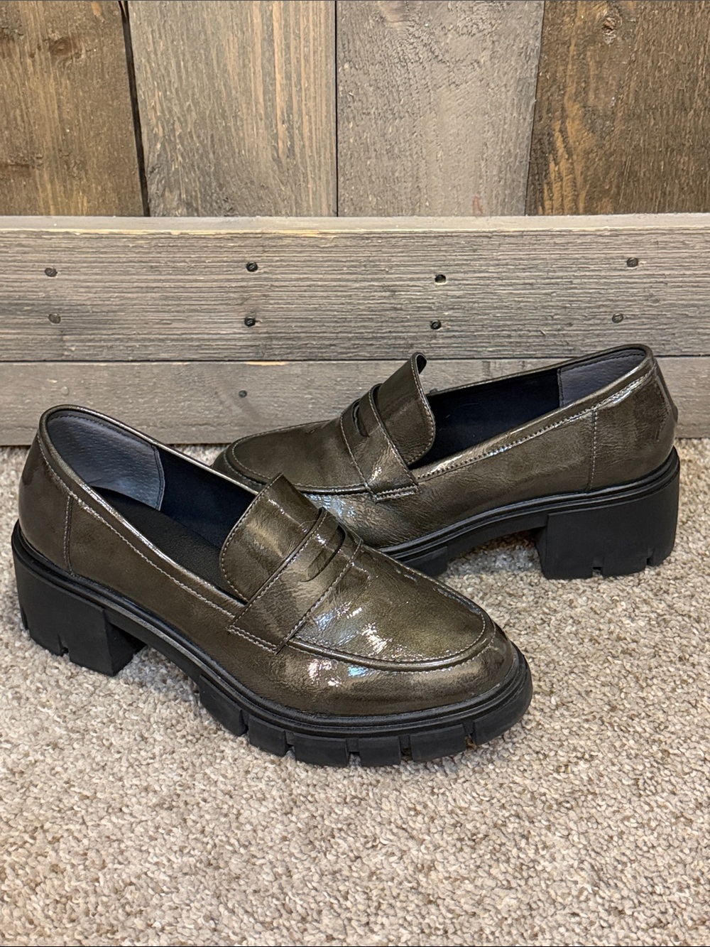 Crown Vintage Sage Metallic Olive Chunky Lug Sole Platform Penny Loafers Size 10 - Picture 2 of 9